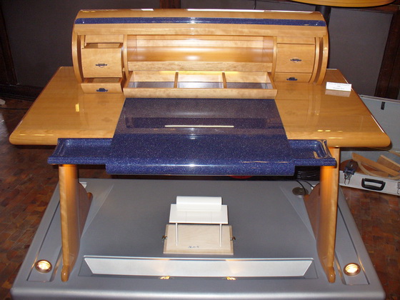 individuell angefertigter Schreibtisch/Sekretär