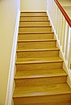 Treppe - renoviert und farblich neu 